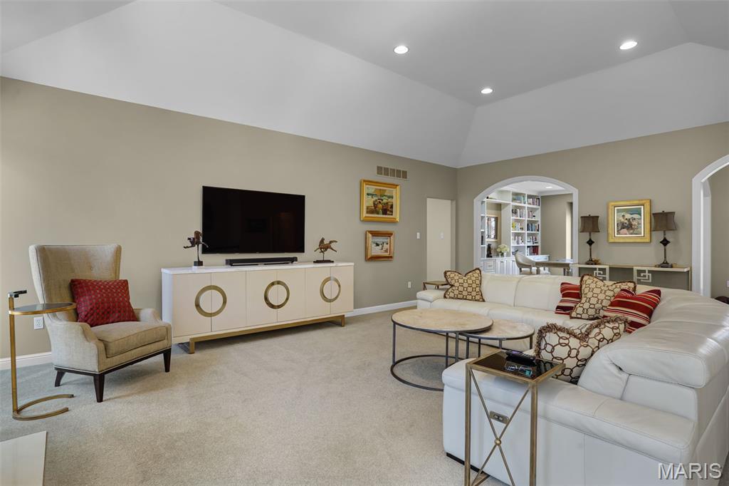 Country Club Green - Residential