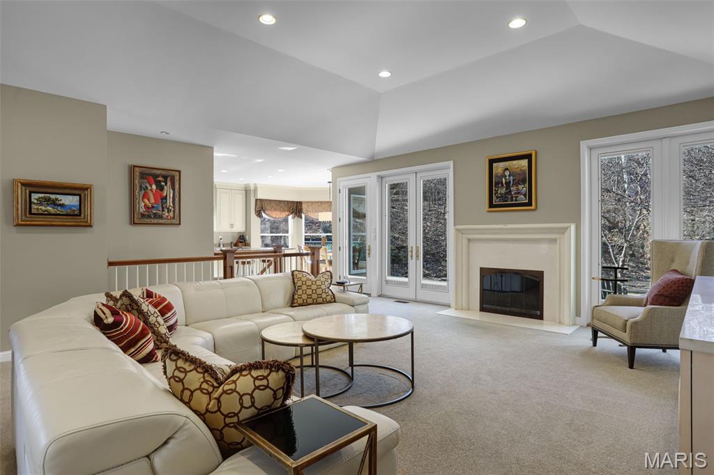 Country Club Green - Residential