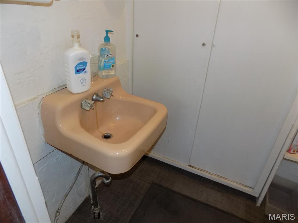 none - Commercial Sale