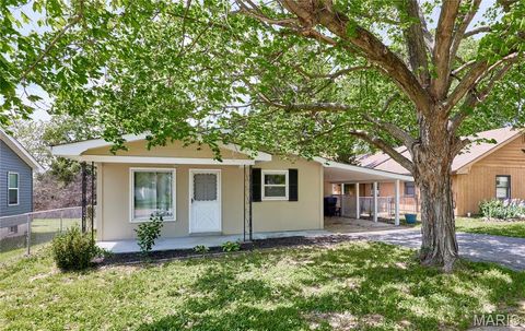 Photo of 239 Kuhne Boulevard, Troy, MO 63379 (MLS # 26024511)