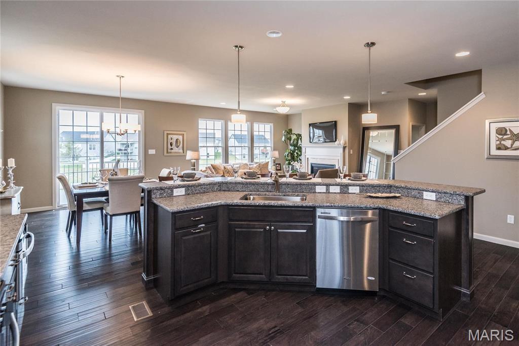 Ryehill Manor - Residential