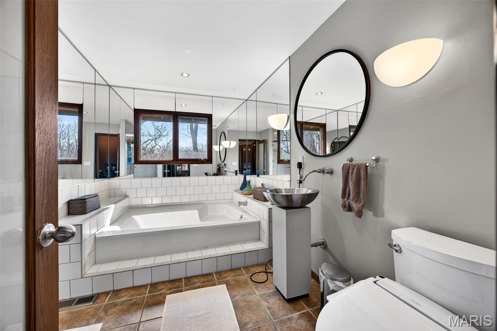 Birnamwood Condo Ph 3 Amd - Residential