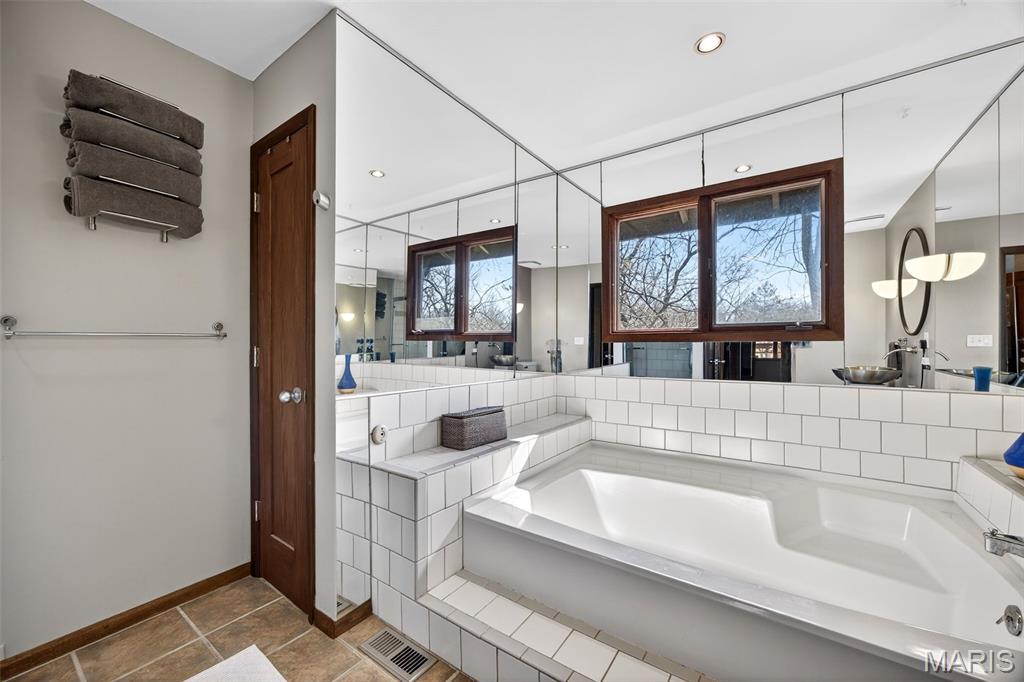 Birnamwood Condo Ph 3 Amd - Residential