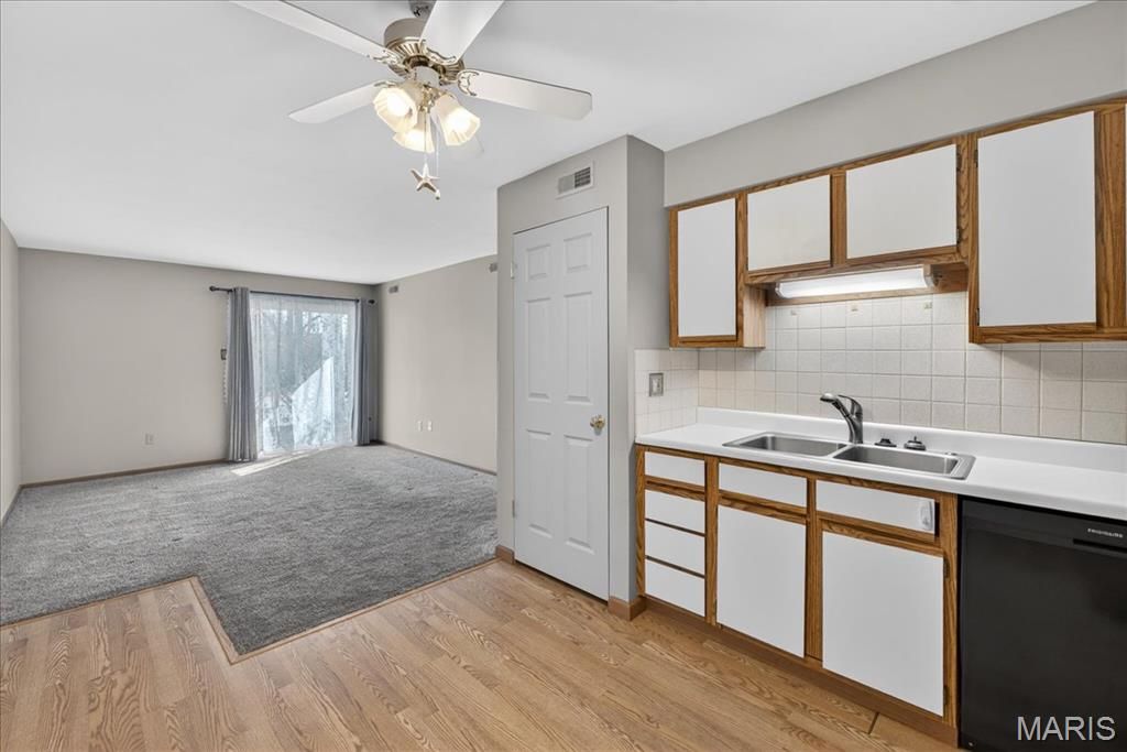 Photo of 667 S Kirkwood Road #102, Kirkwood, MO 63122 (MLS # 26013501)