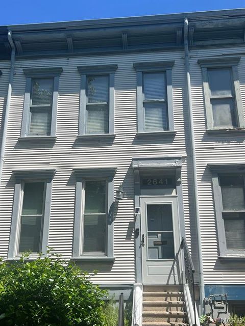 2641 Saint Vincent Avenue St Louis MO 63104