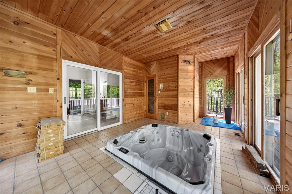 Thunder Mountain One - Residential