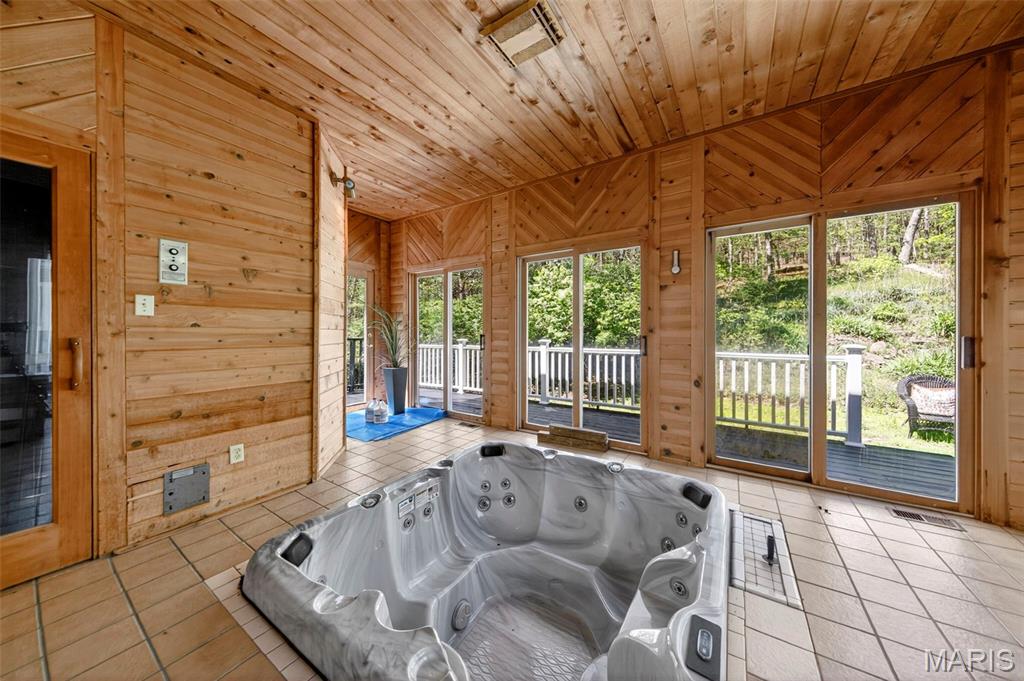 Thunder Mountain One - Residential