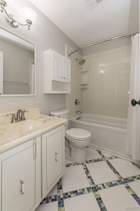 Tiny photo for 15451 Duxbury Way, Chesterfield, MO 63017 (MLS # 25067526)