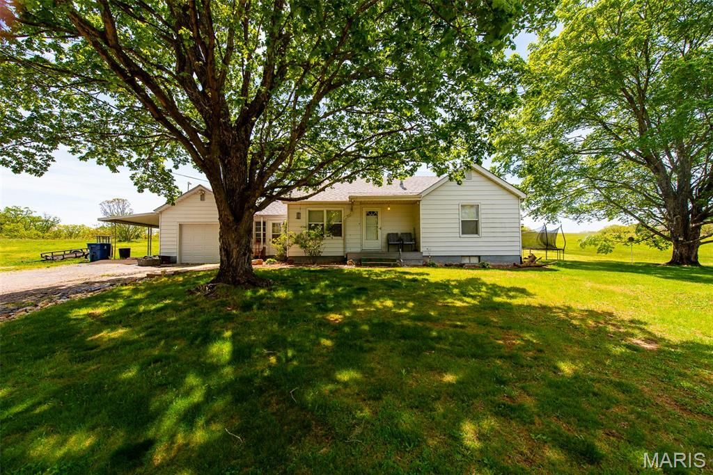 Photo of 1470 Gravois Road, St Clair, MO 63077 (MLS # 26024137)