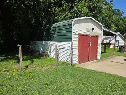 Tiny photo for 411 South Street, Lebanon, MO 65536 (MLS # 26036587)