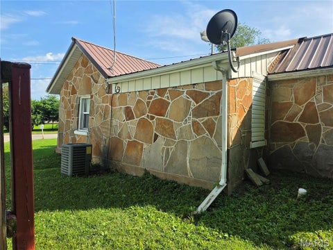 Tiny photo for 411 South Street, Lebanon, MO 65536 (MLS # 26036587)