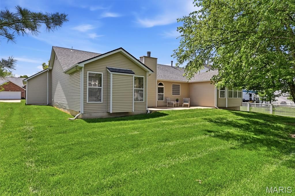 Photo of 417 Parkshire Place Drive, Dardenne Prairie, MO 63368 (MLS # 26021106)