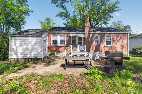 Tiny photo for 1133 N Geyer Road, Kirkwood, MO 63122 (MLS # 26022639)