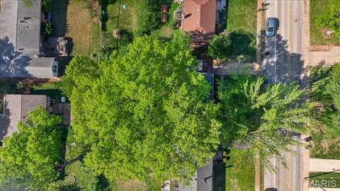 Tiny photo for 1133 N Geyer Road, Kirkwood, MO 63122 (MLS # 26022639)