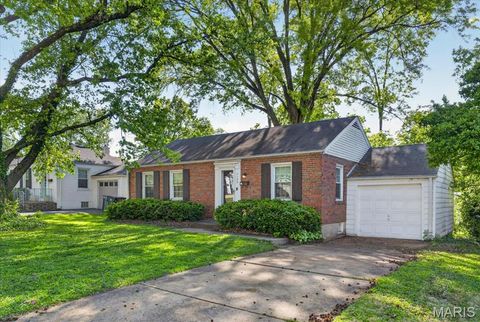 Tiny photo for 1133 N Geyer Road, Kirkwood, MO 63122 (MLS # 26022639)