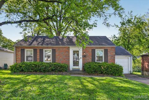 Photo of 1133 N Geyer Road, Kirkwood, MO 63122 (MLS # 26022639)