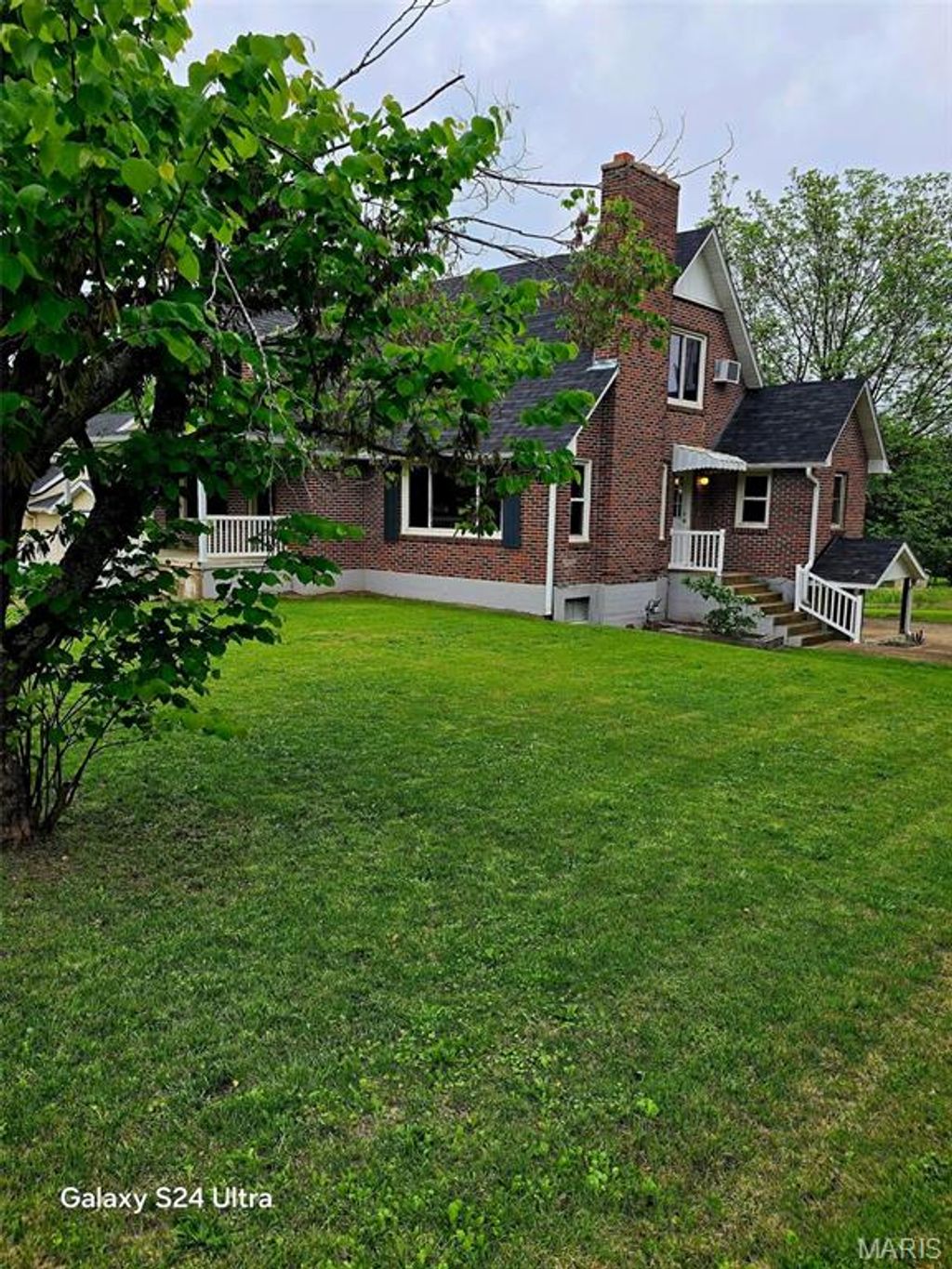 Photo of 1329 Barron Road, Poplar Bluff, MO 63901 (MLS # 26026901)
