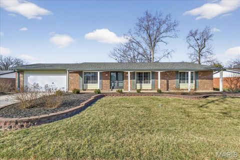 Photo of 1011 Ferngate Lane, Creve Coeur, MO 63141 (MLS # 26002013)