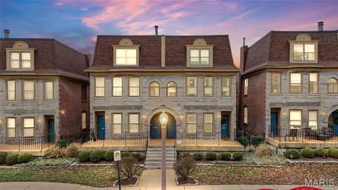 Photo of 335 N Boyle Avenue #D4, St Louis, MO 63108 (MLS # 25082547)