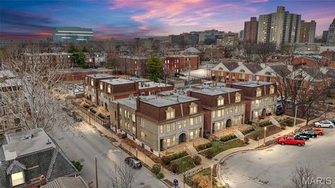 Tiny photo for 335 N Boyle Avenue #D4, St Louis, MO 63108 (MLS # 25082547)