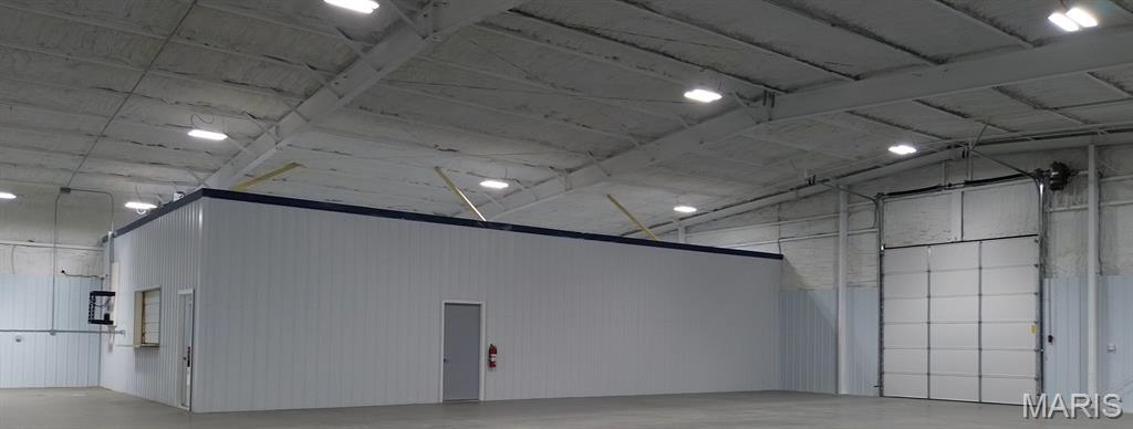 0000 - Commercial Sale