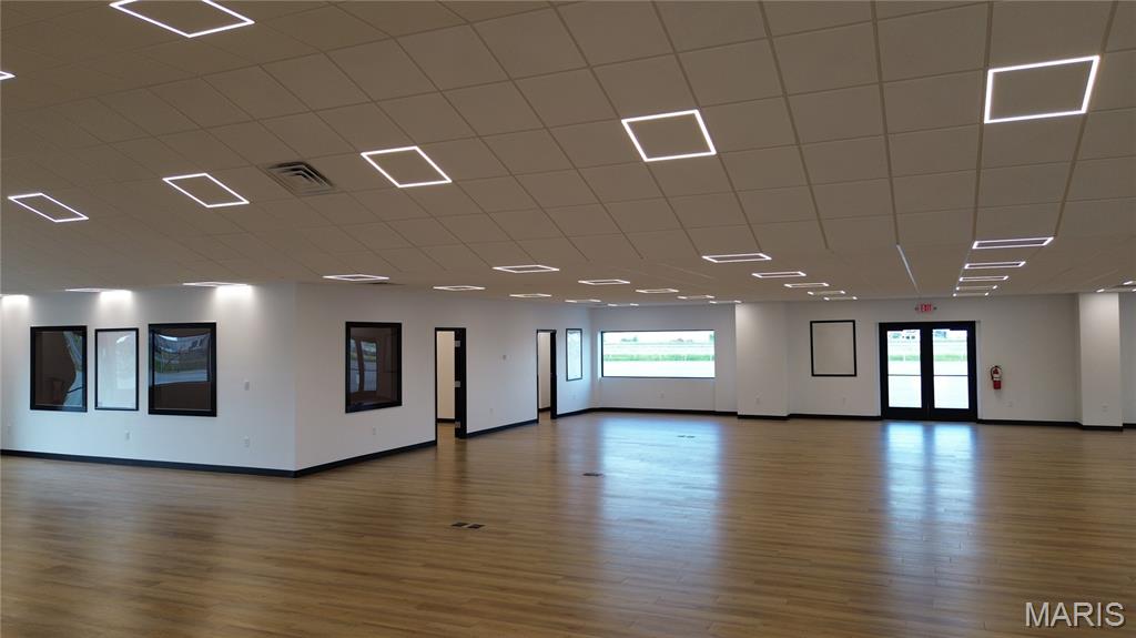 0000 - Commercial Sale