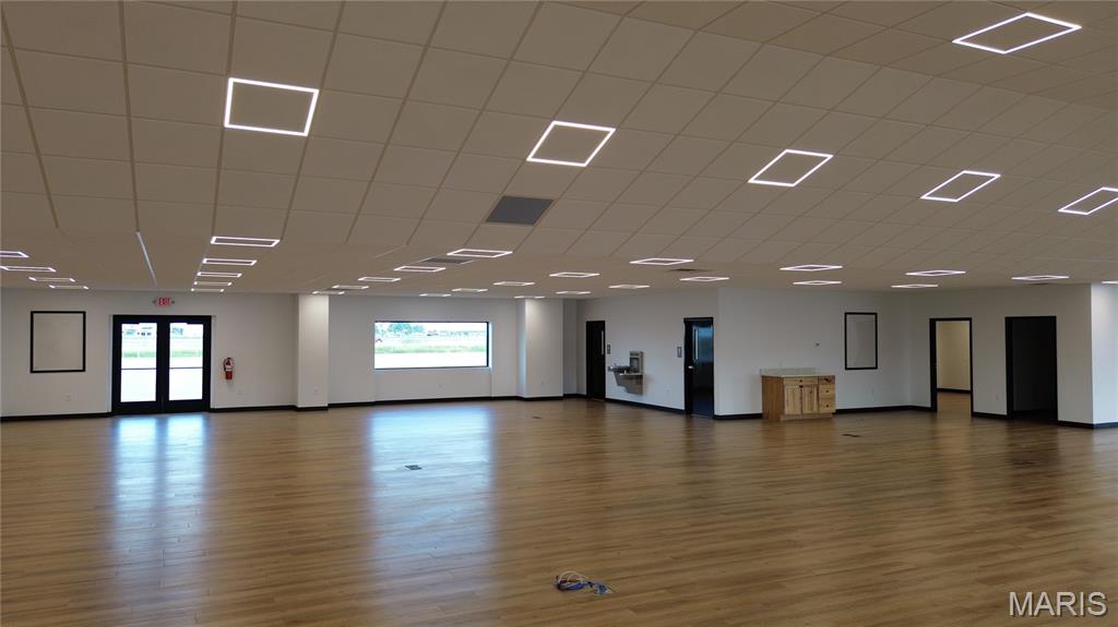 0000 - Commercial Sale