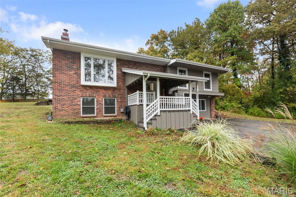 Photo of 4121 Old Baumgartner Road, Mehlville, MO 63129 (MLS # 25068258)