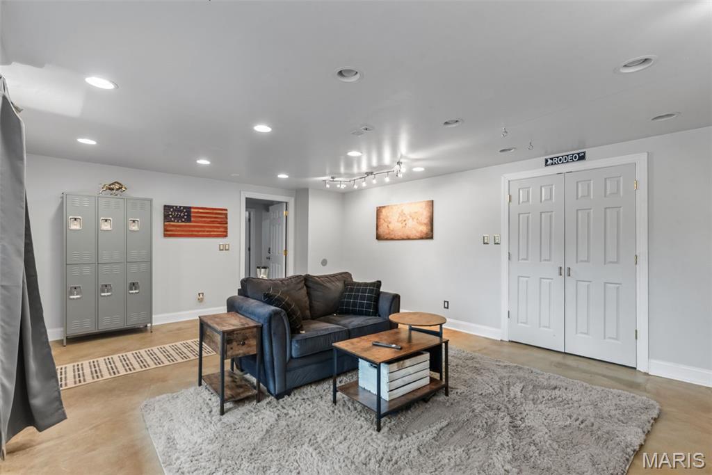 Fogle Manor - Residential