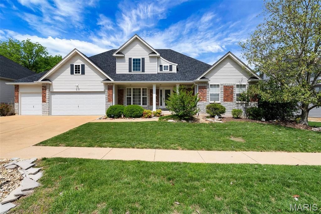 Photo of 113 Christopher Place, St Louis, MO 63129 (MLS # 26024686)