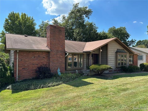 Photo of 681 Henry Avenue, Ballwin, MO 63011 (MLS # 26052523)