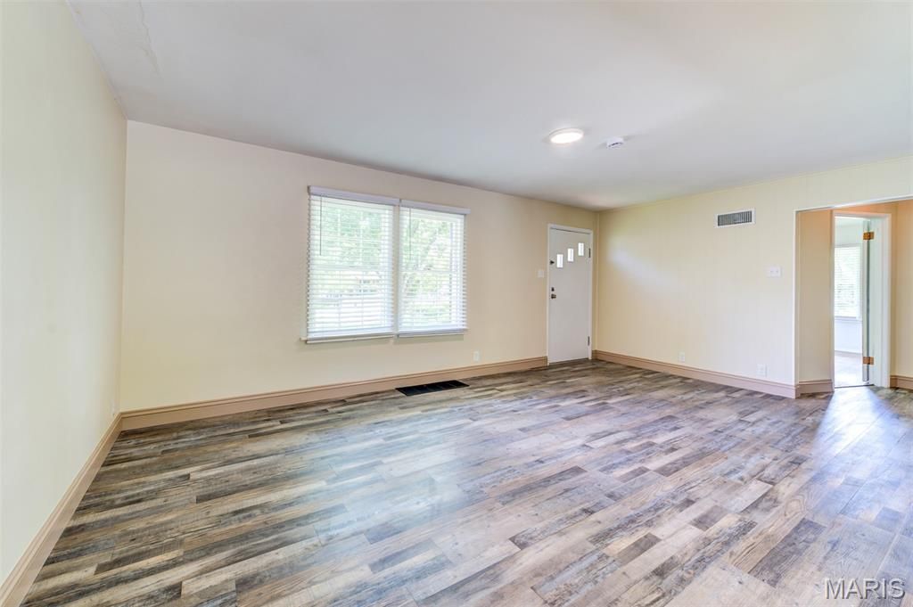 Photo of 50 Oakwood Lane, St Louis, MO 63129 (MLS # 26025963)