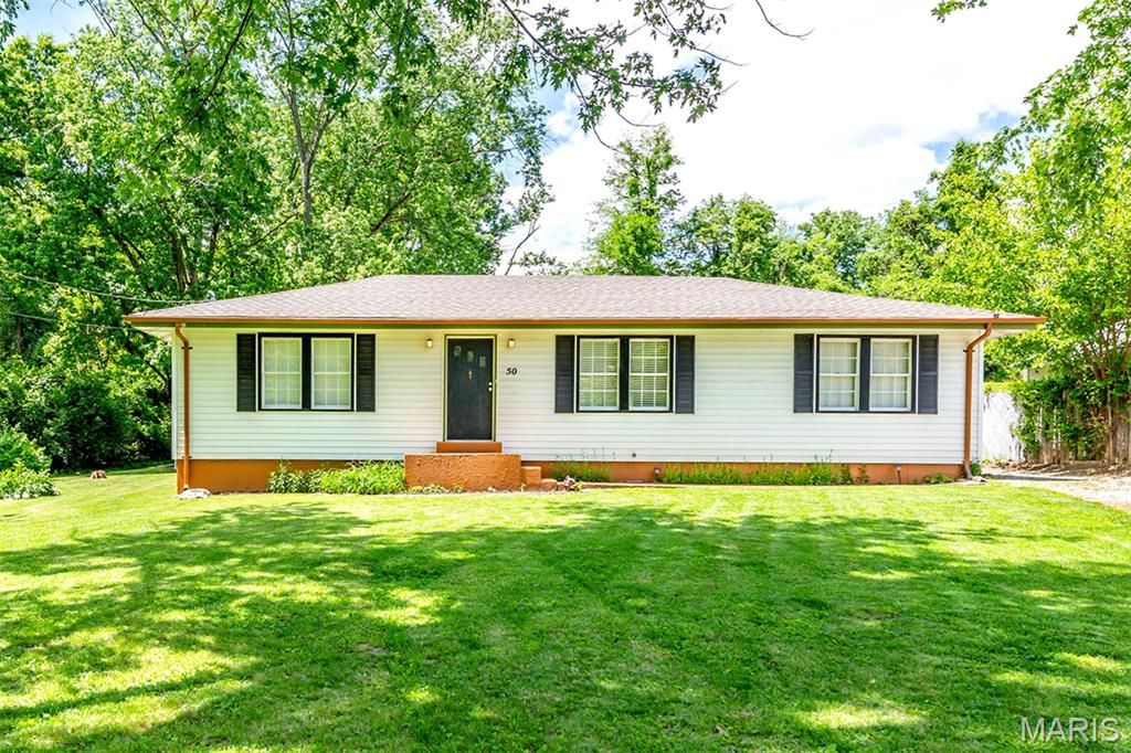 Photo of 50 Oakwood Lane, St Louis, MO 63129 (MLS # 26025963)