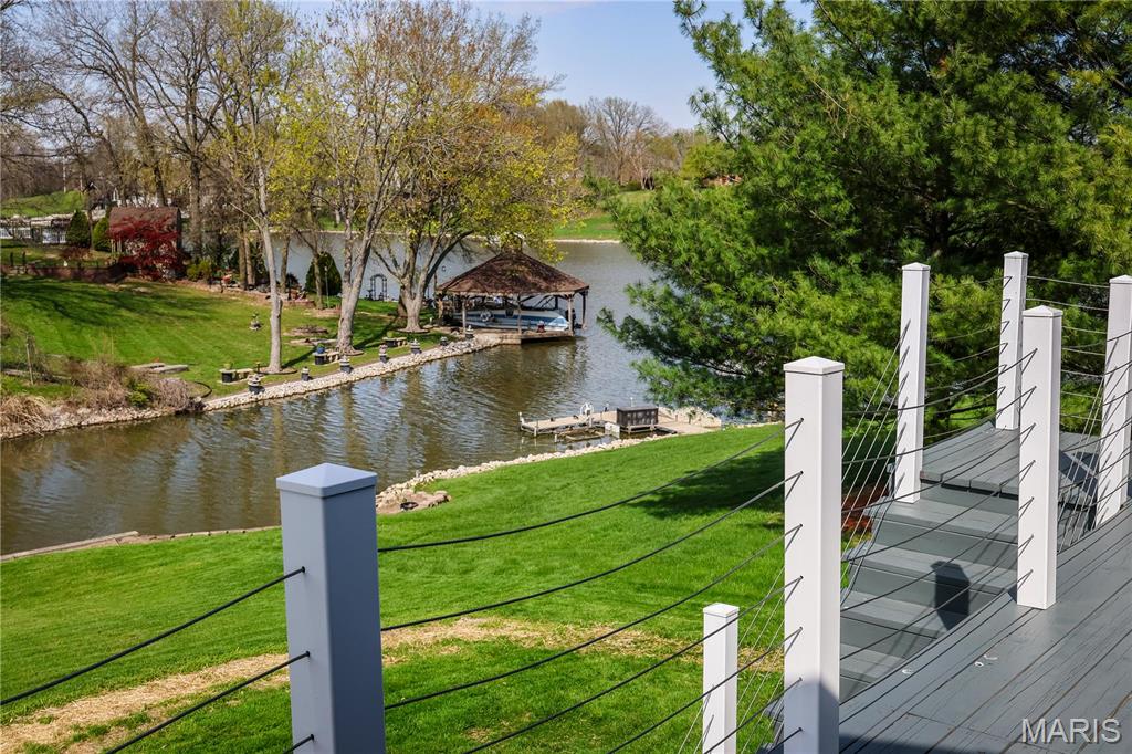 Edwardsville, Illinois 62025, United States, 4 Bedrooms Bedrooms, ,3 BathroomsBathrooms,Residential,Pending,111991