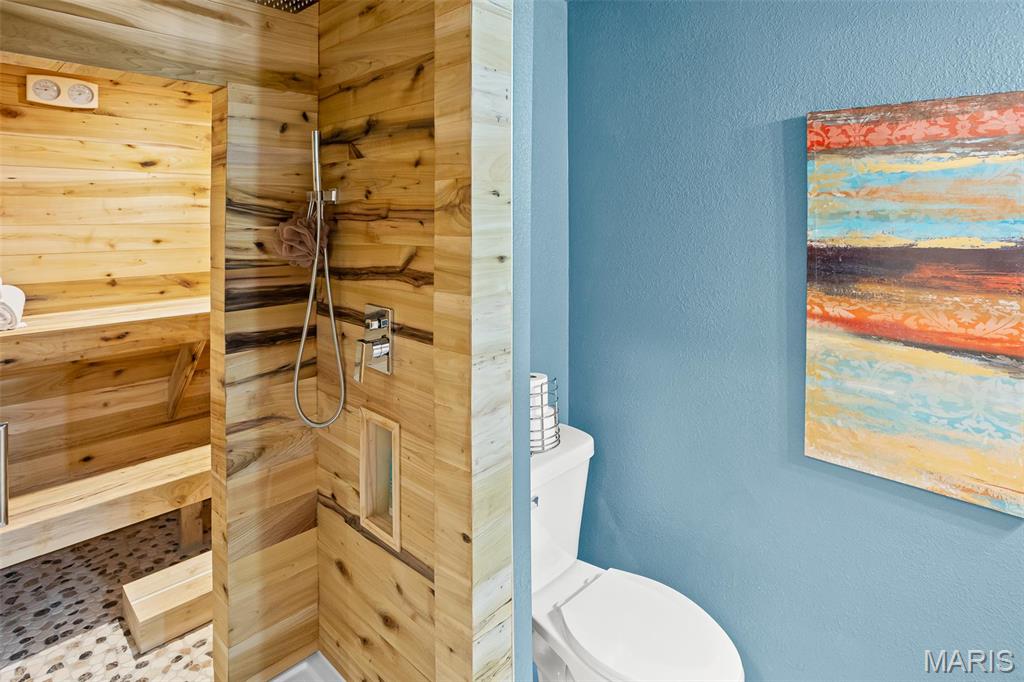 Edwardsville, Illinois 62025, United States, 4 Bedrooms Bedrooms, ,3 BathroomsBathrooms,Residential,Pending,111991