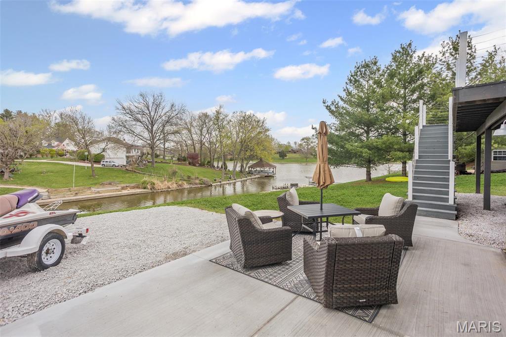 Edwardsville, Illinois 62025, United States, 4 Bedrooms Bedrooms, ,3 BathroomsBathrooms,Residential,Pending,111991