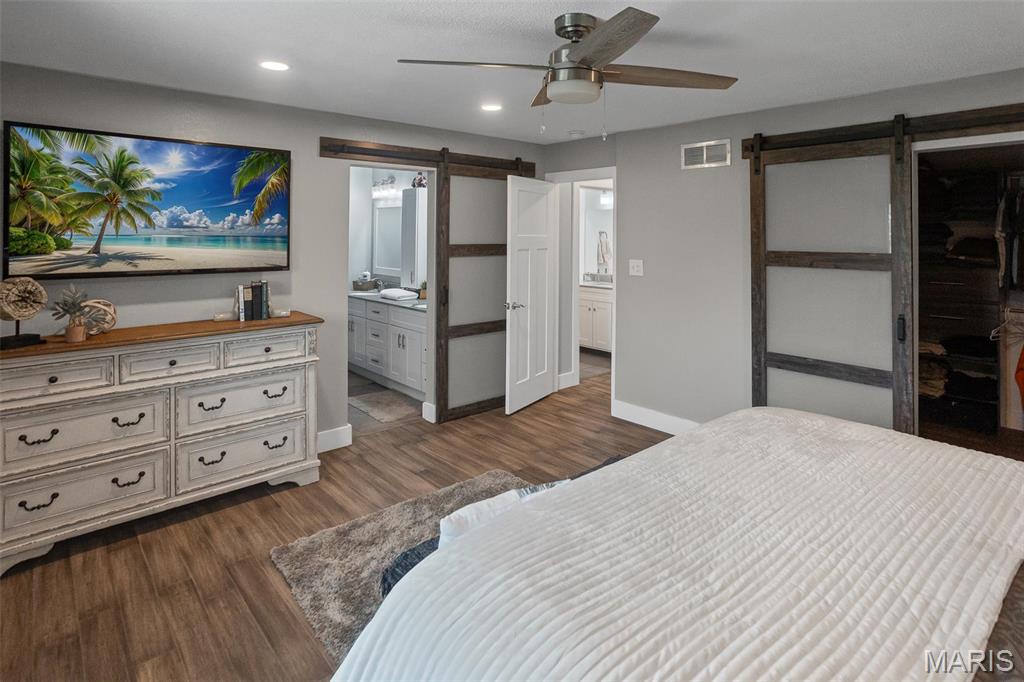 Edwardsville, Illinois 62025, United States, 4 Bedrooms Bedrooms, ,3 BathroomsBathrooms,Residential,Pending,111991