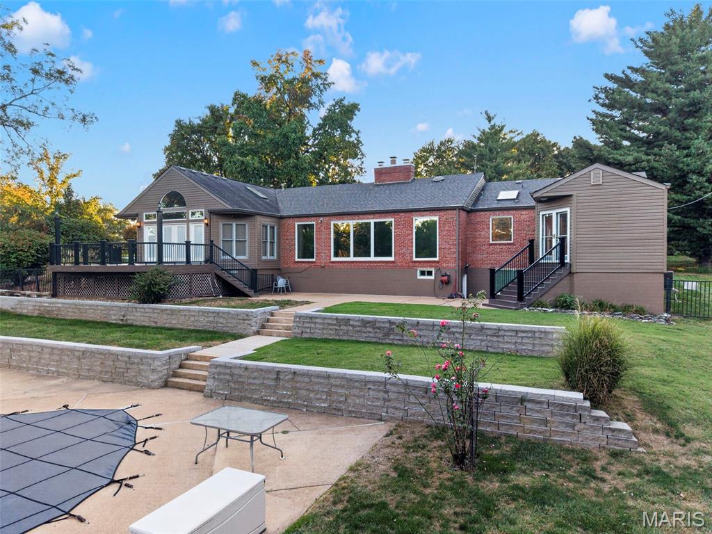 2310 N Ballas Road