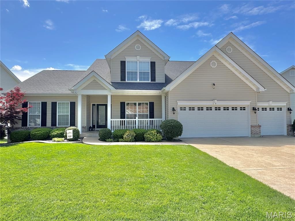 Photo of 724 Autumnwood Forest Drive, Lake Saint Louis, MO 63367 (MLS # 26027956)