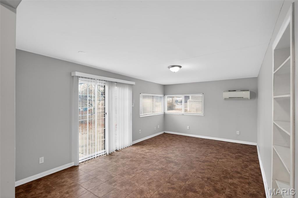 Hathaway Manor 8 - Residential