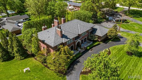 Photo of 40 Lynnbrook Road, Frontenac, MO 63131 (MLS # 26013684)