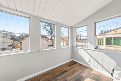 Tiny photo for 5730 Pernod Avenue, St Louis, MO 63139 (MLS # 26007715)