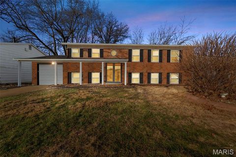 2265 Briarcrest Drive St Louis MO 63033