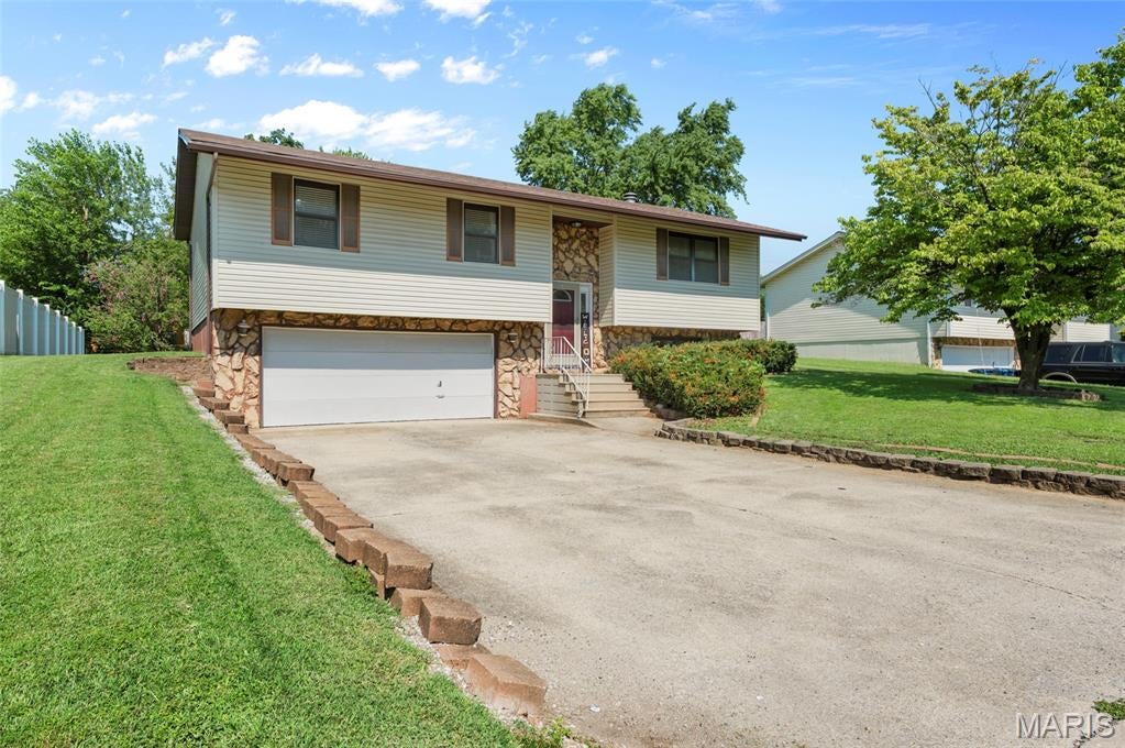 402 Oakwood Drive