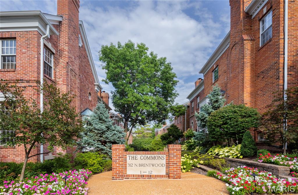 312 N Brentwood Boulevard 10