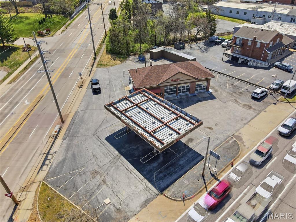 Lauras Sub 1 - Commercial Lease