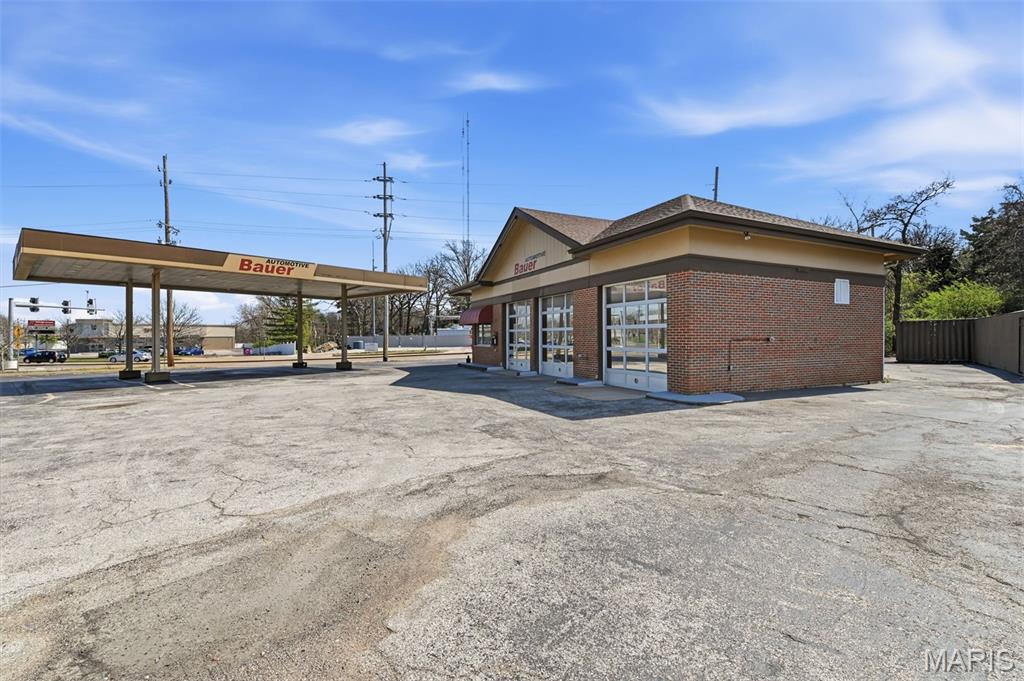 Lauras Sub 1 - Commercial Lease