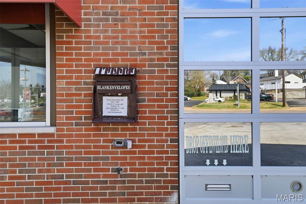 Lauras Sub 1 - Commercial Lease