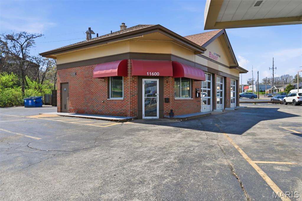Lauras Sub 1 - Commercial Lease