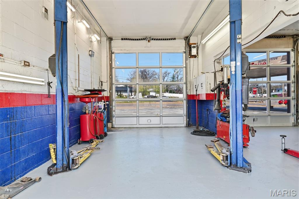 Lauras Sub 1 - Commercial Lease
